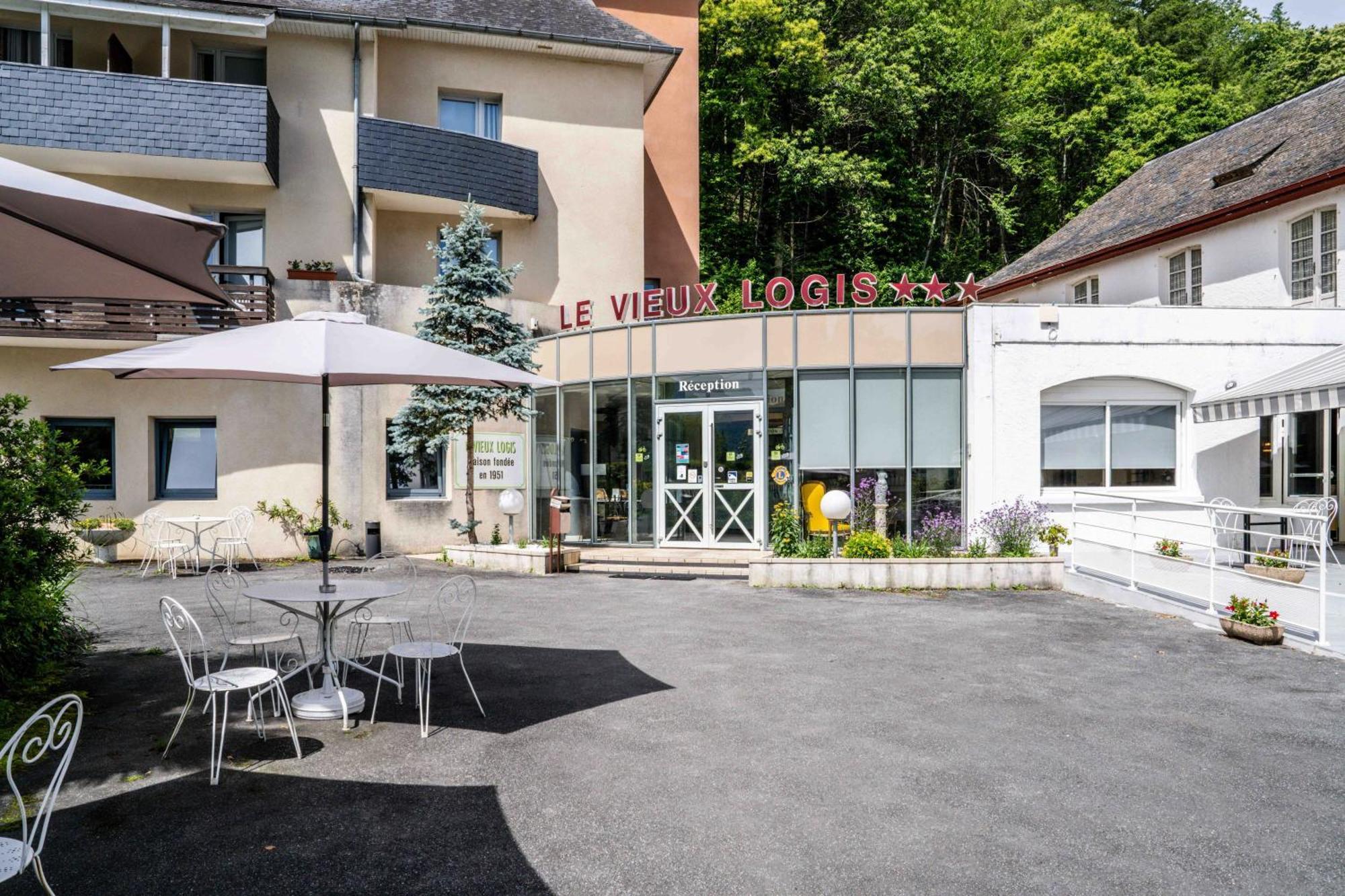 Logis Le Vieux Logis Hotell Lestelle-Bétharram Eksteriør bilde